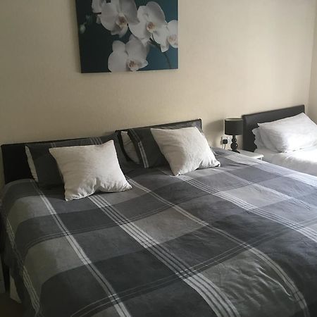 Bentons Guest House Cheltenham Bagian luar foto