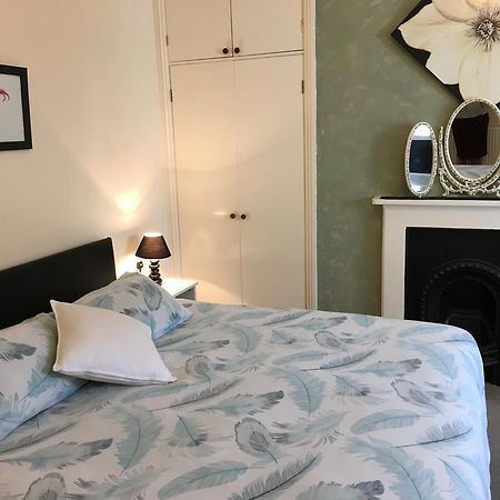 Bentons Guest House Cheltenham Bagian luar foto
