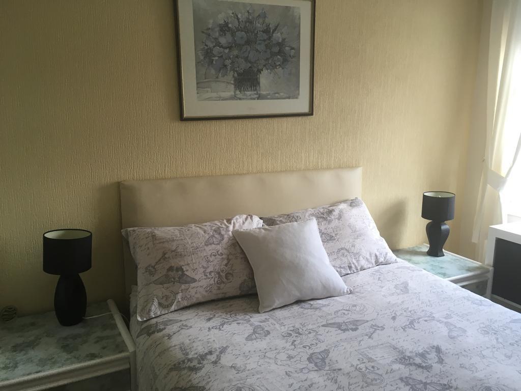 Bentons Guest House Cheltenham Bagian luar foto