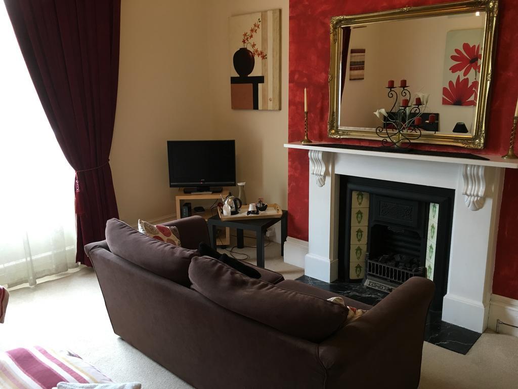 Bentons Guest House Cheltenham Bagian luar foto