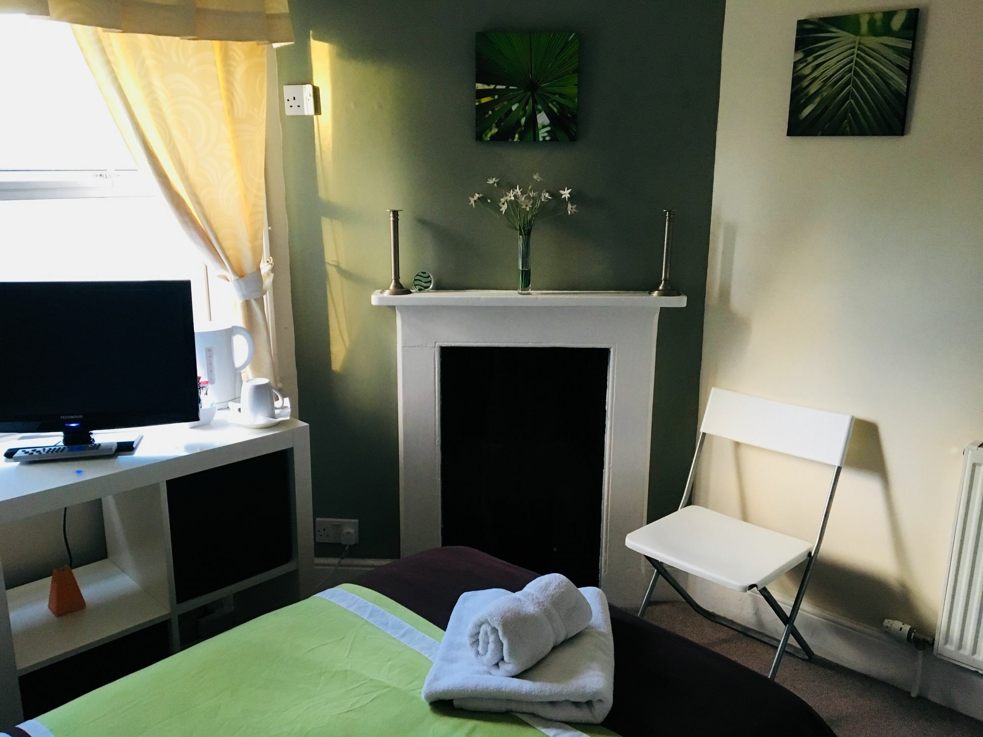 Bentons Guest House Cheltenham Bagian luar foto