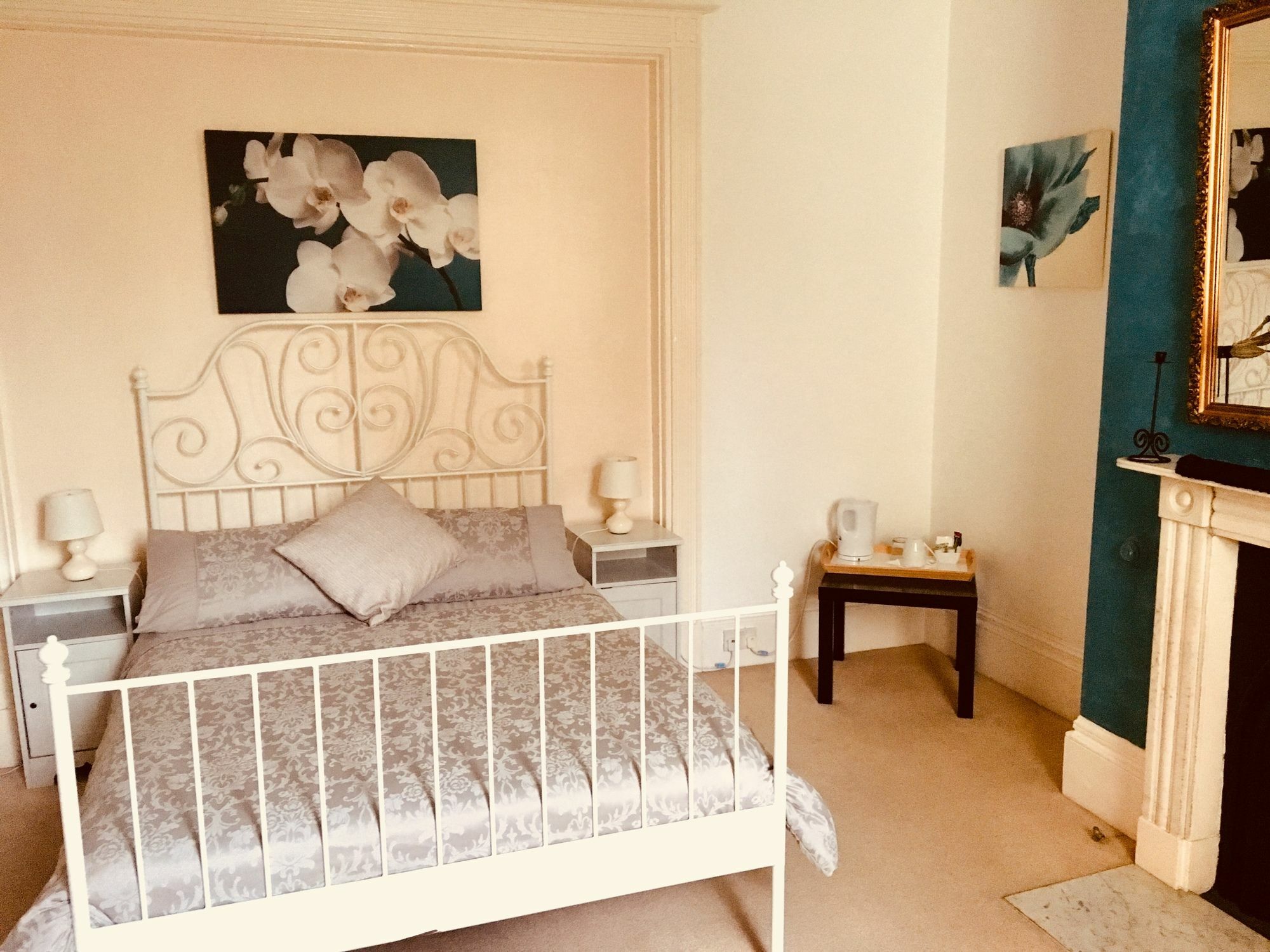 Bentons Guest House Cheltenham Bagian luar foto